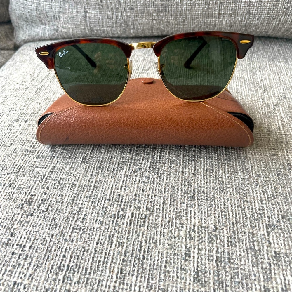 Ray-Ban Clubmaster - Tortoise Brown